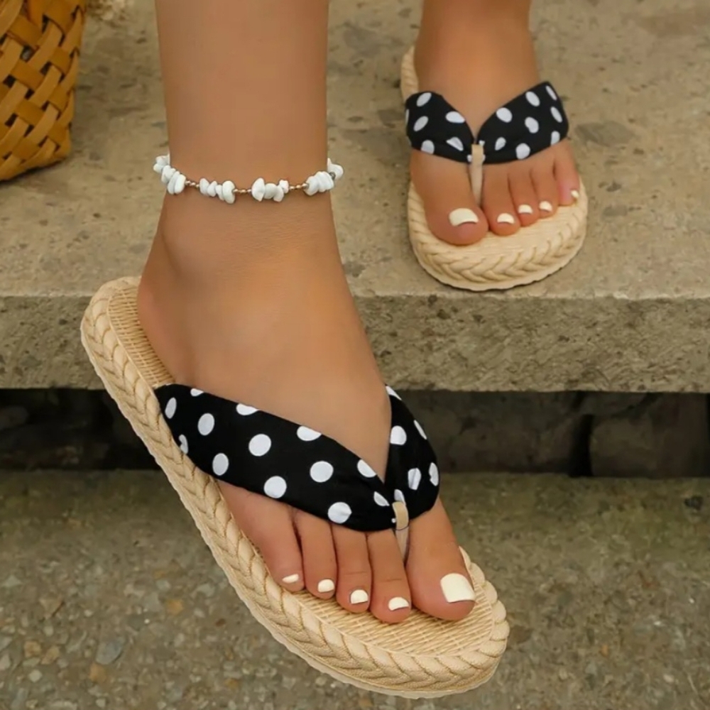 NEW Black and White Polka Dot Flip Flop Sandals Women's Size 8